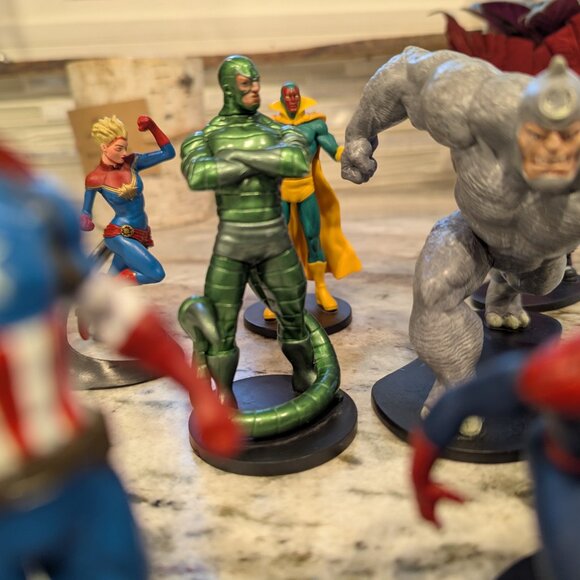 Lot of 9 Disney Store Marvel Avengers Figurines Set PVC Figures - Picture 5 of 6